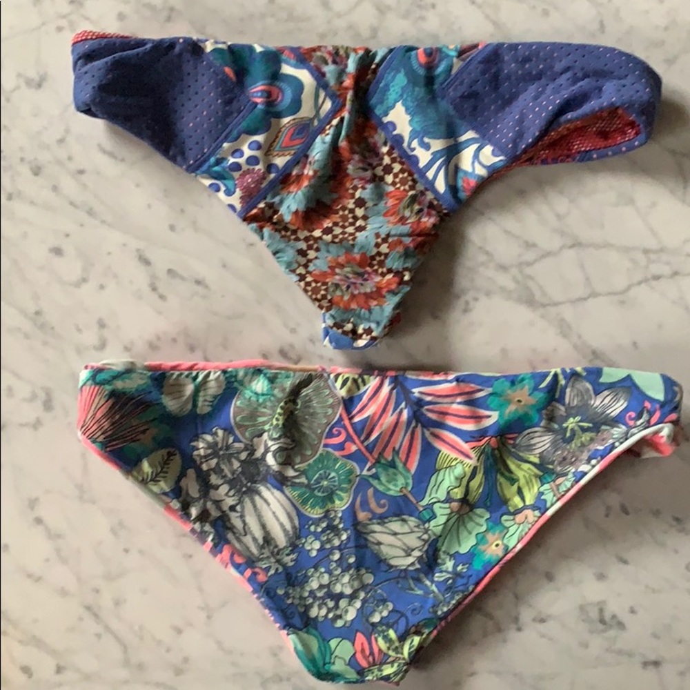 Lot of 2 swimsuit reversible low waist bottoms